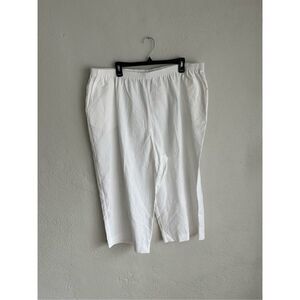 Alfred Dunner Woman White Elastic Waist Cotton Capri Pant, Size 24W